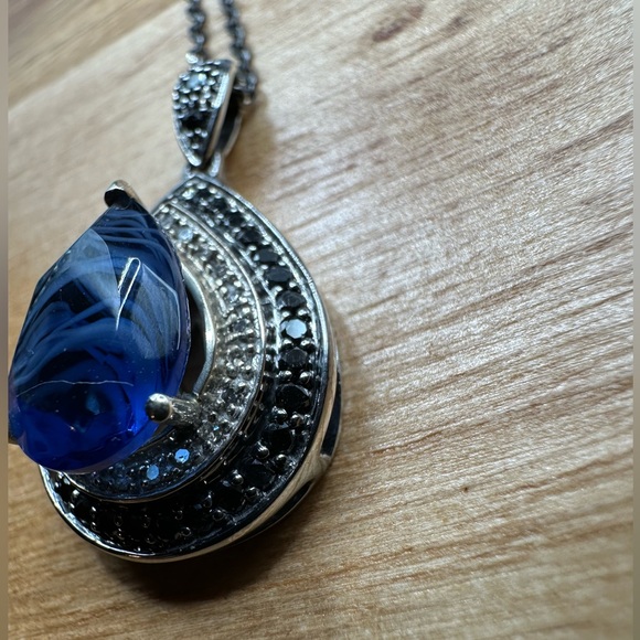 Black and white Diamond pendant - Picture 8 of 11